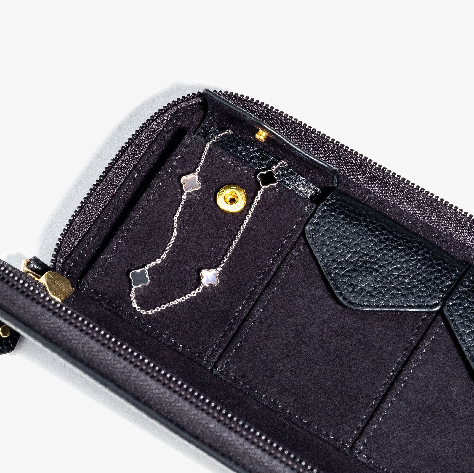 Black Leather Traveling Jewelry Case – HOOK & ALBERT