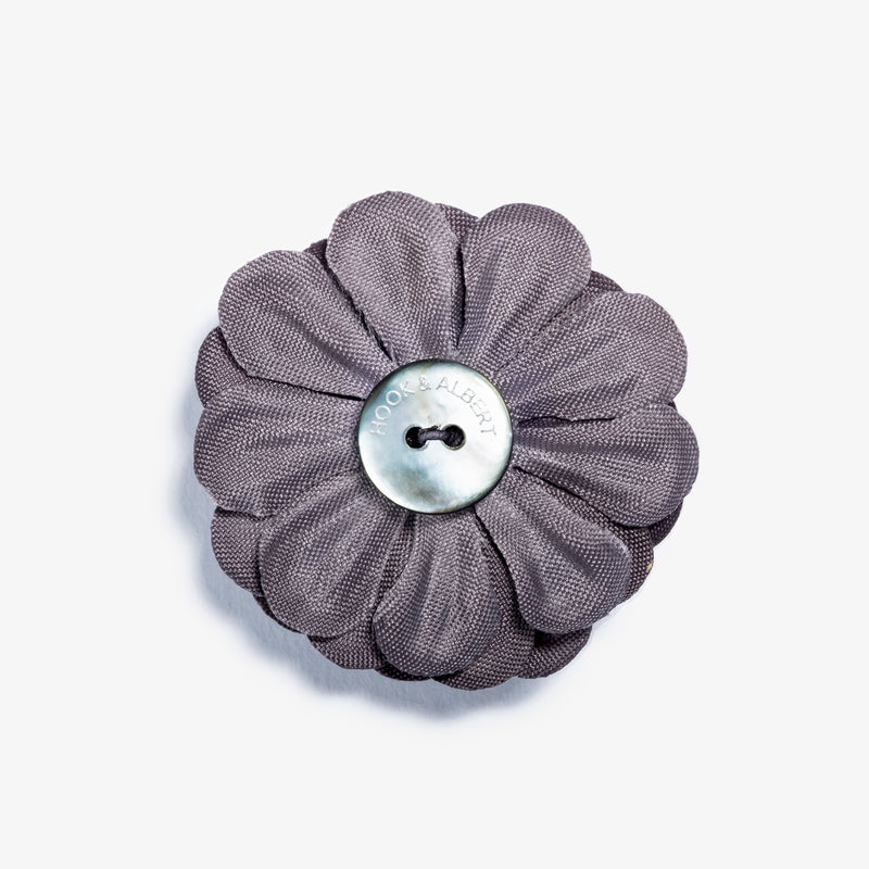 Cielo Lapel Flower